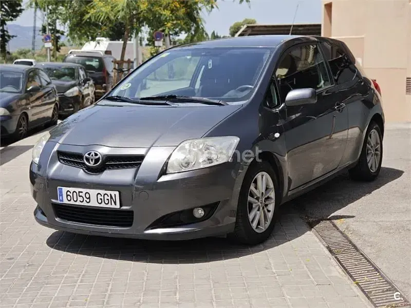 Usado Toyota Auris 90 CV (66 kW) 2008 Gris / plata Utilitario