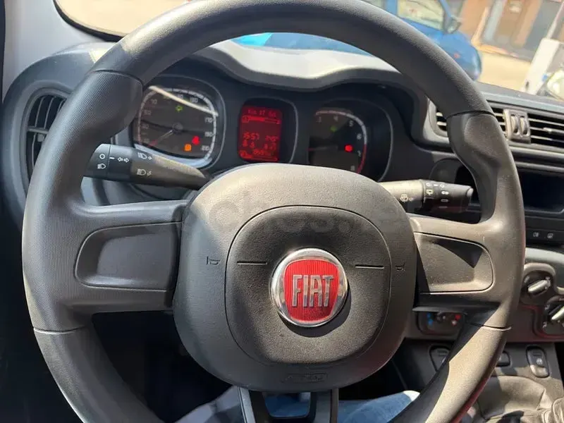 Usado Fiat Panda Lounge 69 CV (50 kW) 2019 Azul Utilitario