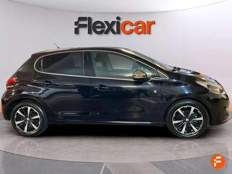 Usado Peugeot 208 Signature Sky 110 CV (80 kW) 2019 Negro Utilitario
