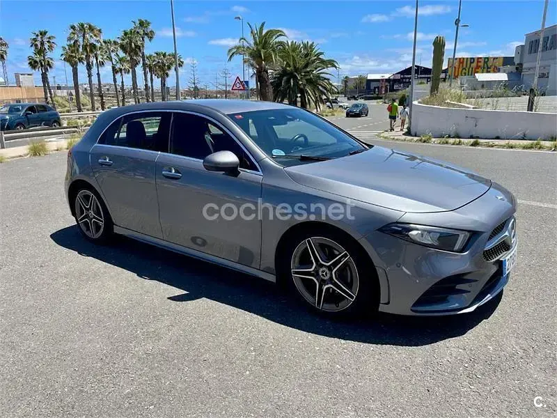 Usado Mercedes A180 116 CV (85 kW) 2021 Gris / plata Berlina