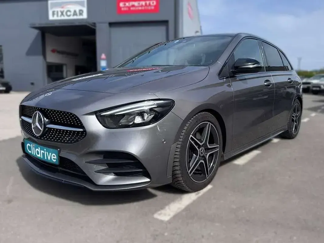 Usado Mercedes B200 150 CV (110 kW) 2022 Gris Monovolumen