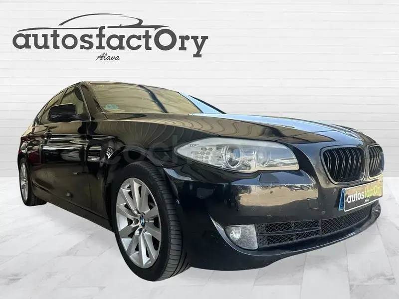 Usado BMW 528 245 CV (180 kW) 2012 Negro Familiar