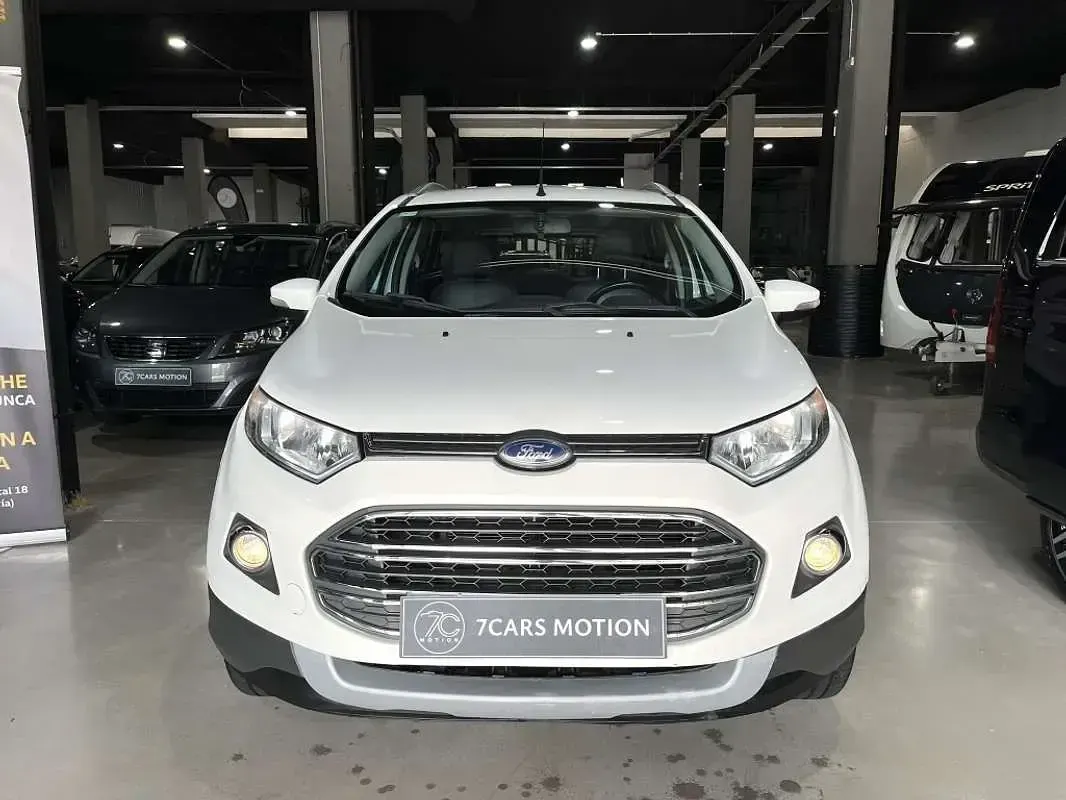 Usado Ford Ecosport Trend 111 CV (81 kW) 2015 Blanco SUV
