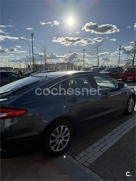 Usado Ford Mondeo Trend 150 CV (110 kW) 2019 Azul Berlina