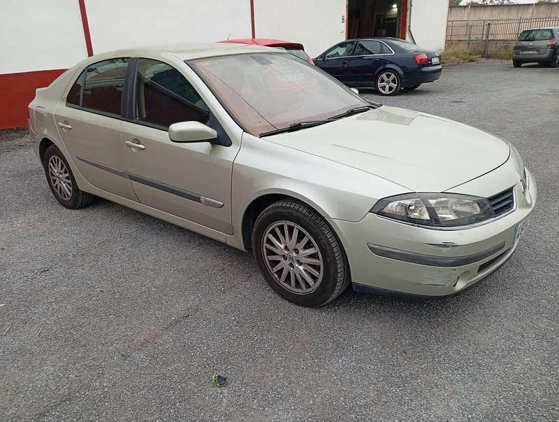 Usado Renault Laguna III Expression 111 CV (81 kW) 2007 Verde Familiar
