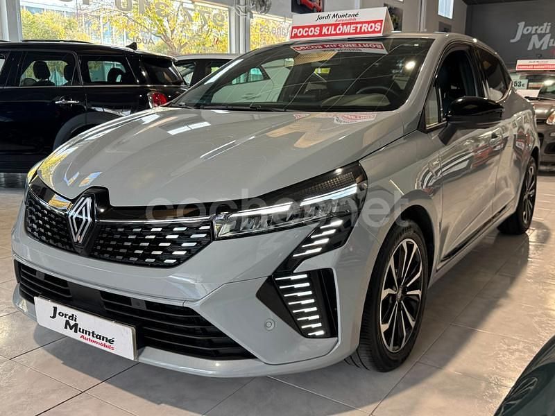 Gris / plata Usado 2024 Renault Clio V Techno Berlina | 17.890 € (Un poco caro) - Imagen 1/4