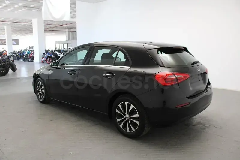 Usado Mercedes A180 116 CV (85 kW) 2020 Negro Berlina