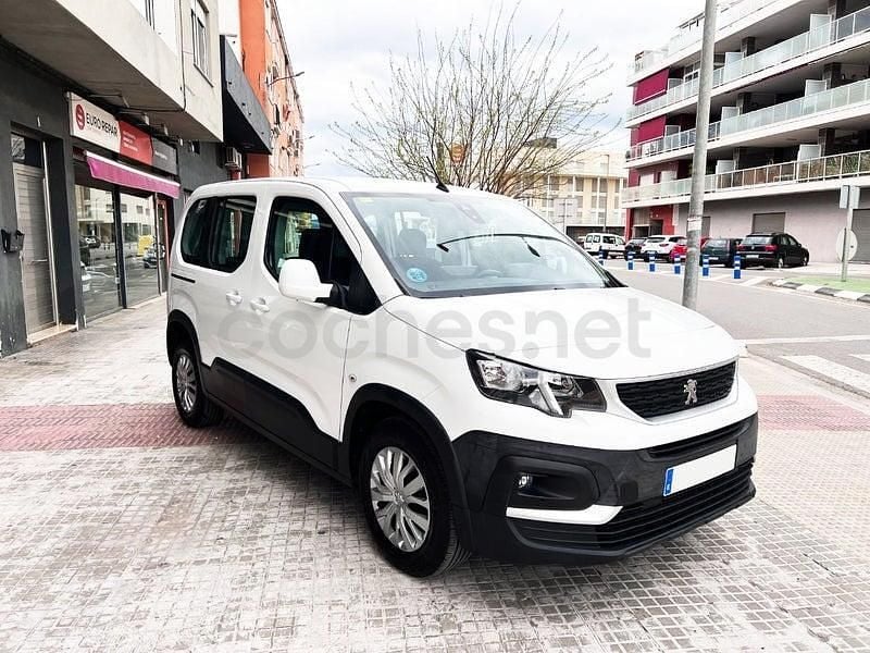 Usado Peugeot Rifter Active 100 CV (73 kW) 2020 Blanco Monovolumen