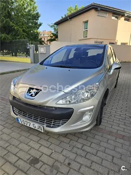 Usado Peugeot 308 110 CV (80 kW) 2008 Gris / plata Berlina