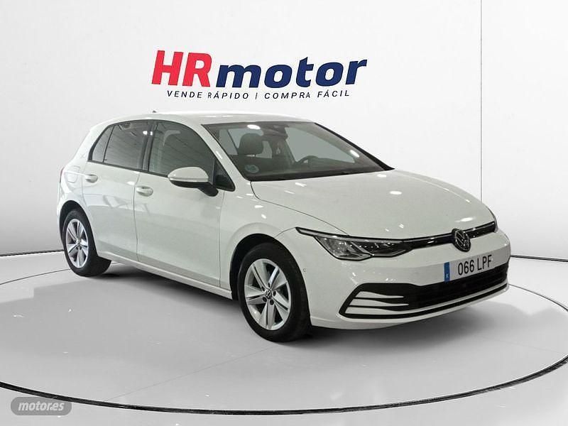 Blanco Usado 2021 VW Golf VIII Life | 19.100 € (Precio justo) - Imagen 1/4