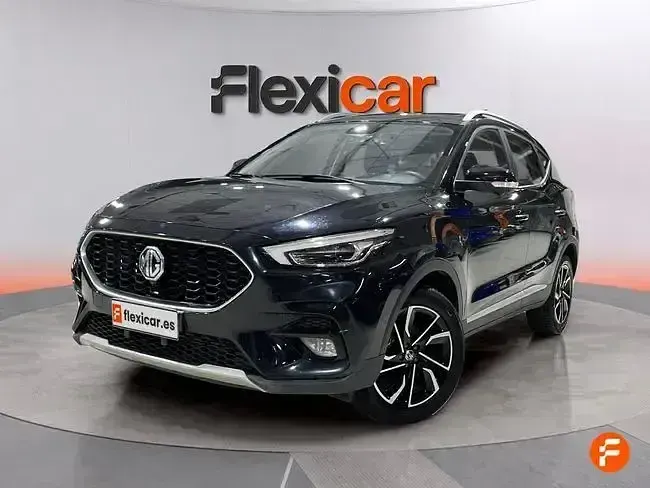 Usado MG ZS Luxury 111 CV (81 kW) 2023 Negro SUV