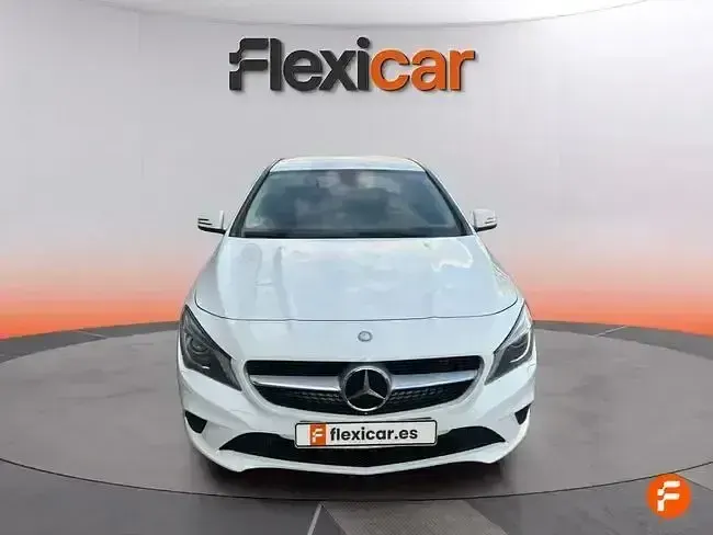 Usado Mercedes CLA200 136 HP (100 kW) 2016 Branco Sedan