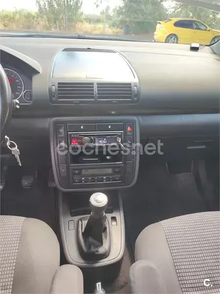 Usado Seat Alhambra Sport 130 CV (95 kW) 2005 Azul Monovolumen