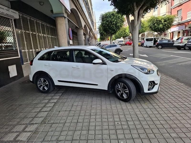 Usado Kia Niro 141 CV (103 kW) 2020 Blanco SUV