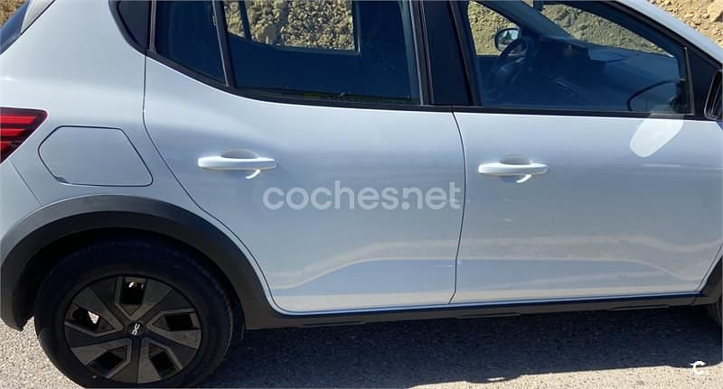 Usado Dacia Sandero Essentiel 101 CV (74 kW) 2024 Blanco Berlina