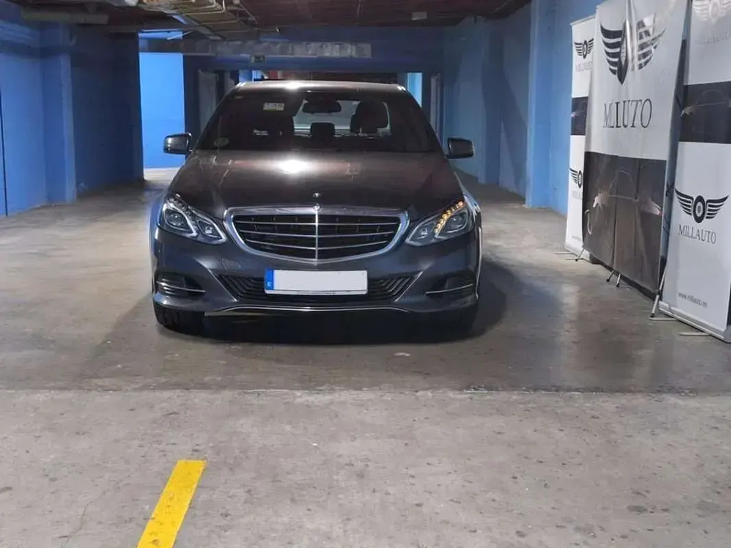 Usado Mercedes E220 Elegance 170 CV (125 kW) 2015 Gris Berlina