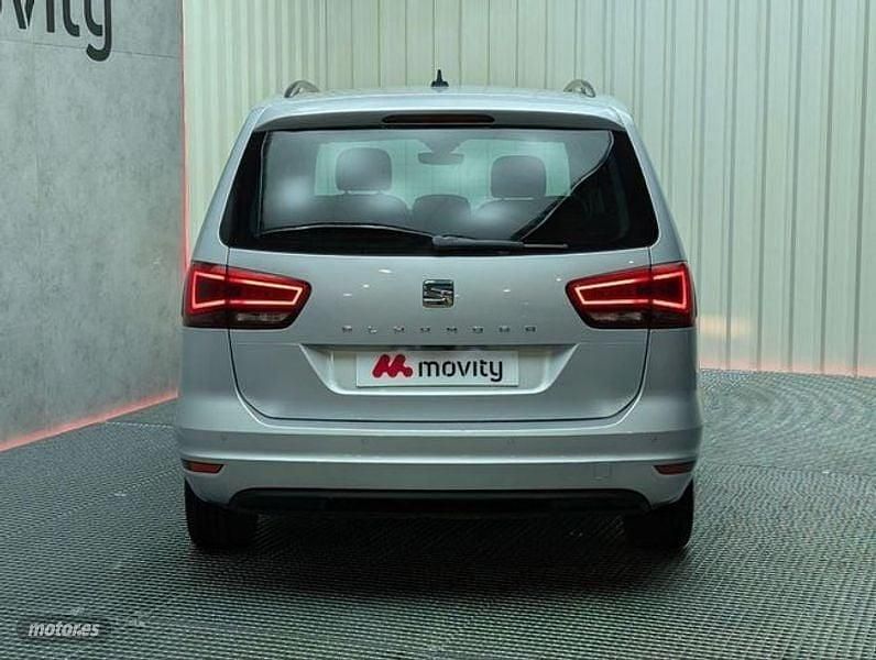Usado Seat Alhambra Style 149 CV (109 kW) 2022 Gris Monovolumen