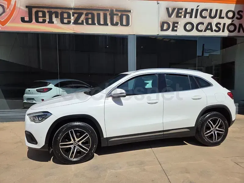 Usado Mercedes GLA200 150 CV (110 kW) 2022 Blanco SUV