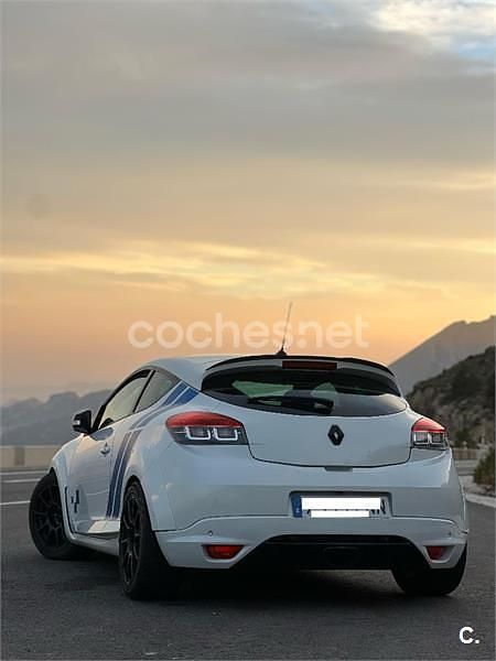 Usado Renault Mégane Trophy 275 CV (202 kW) 2014 Blanco Coupe