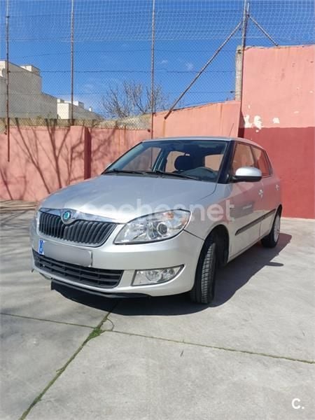 Gris / plata Usado 2012 Skoda Fabia Active Berlina | 3100 € (Buen precio) - Imagen 1/4