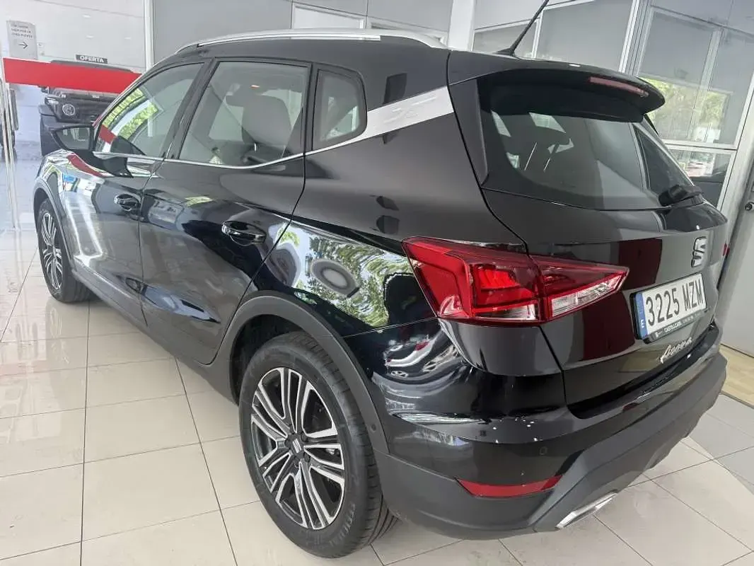 Usado Seat Arona FR 116 CV (85 kW) 2025 Negro SUV