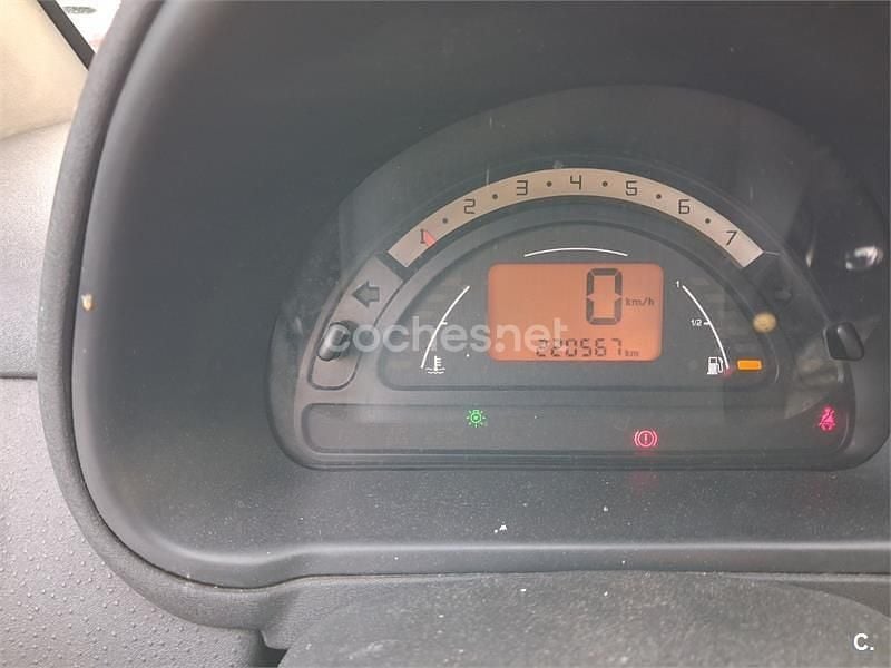 Usado Citroën C2 61 CV (44 kW) 2003 Granate Utilitario