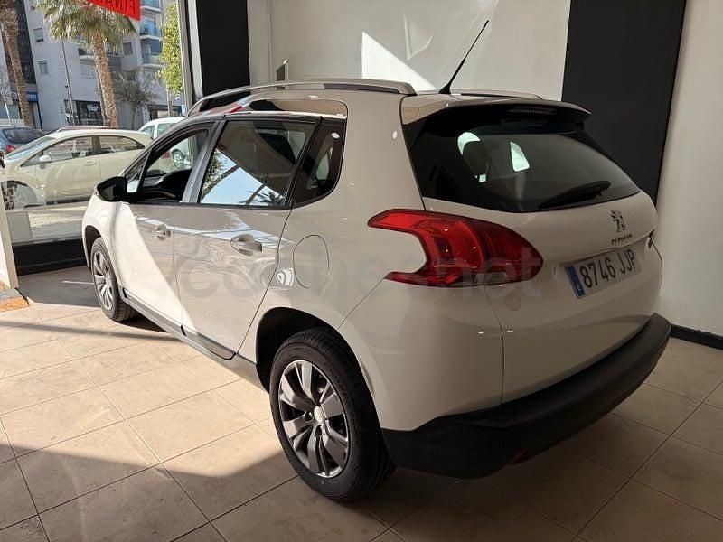 Usado Peugeot 2008 Active 82 CV (60 kW) 2015 Blanco SUV