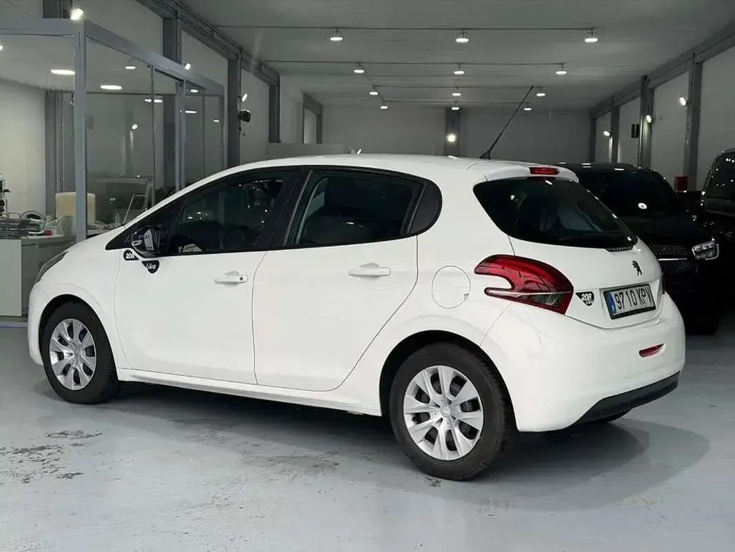 Usado Peugeot 208 75 CV (55 kW) 2018 Blanco Utilitario
