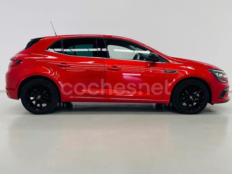 Rojo Usado 2019 Renault Mégane GT Line GT-Line Berlina | 18.499 € (Precio justo) - Imagen 1/4