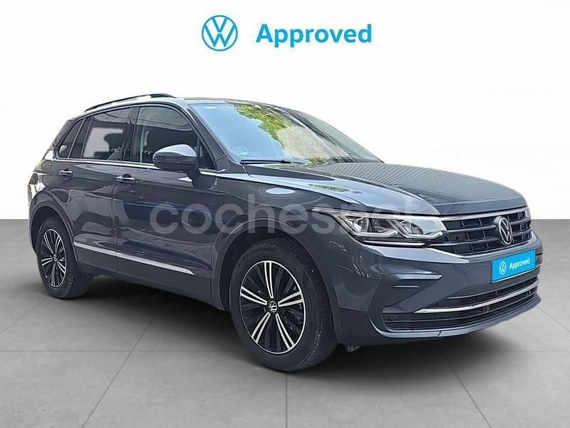 Gris / plata Usado 2024 VW Tiguan Life SUV | 32.990 € (Precio justo) - Imagen 1/4