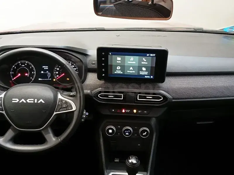 Usado Dacia Jogger Extreme 100 CV (73 kW) 2023 Naranja Monovolumen