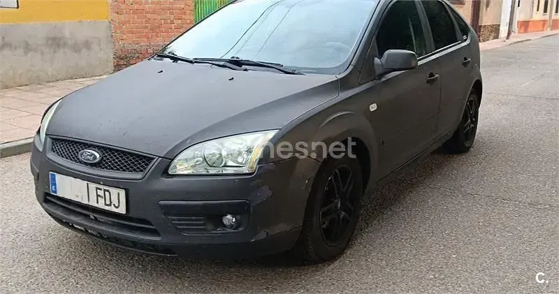 Usado Ford Focus Trend 100 CV (73 kW) 2006 Negro Berlina