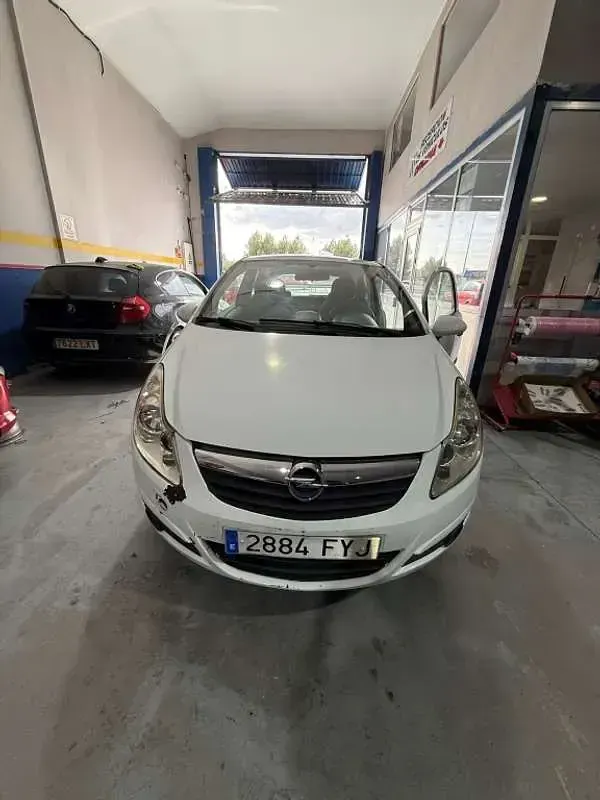 Usado Opel Corsa Enjoy 75 HP (55 kW) 2007 Branco Citadino