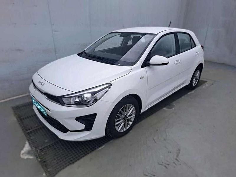 Usado Kia Rio 84 CV (61 kW) 2022 Blanco Utilitario