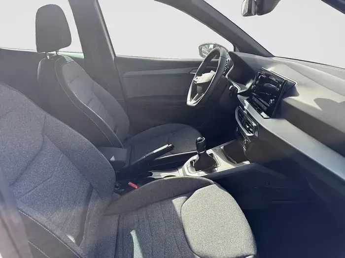Usado Seat Arona Xperience 115 CV (84 kW) 2025 Blanco SUV