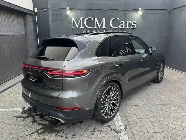 Usado Porsche Cayenne E-Hybrid 462 CV (339 kW) 2018 Gris SUV