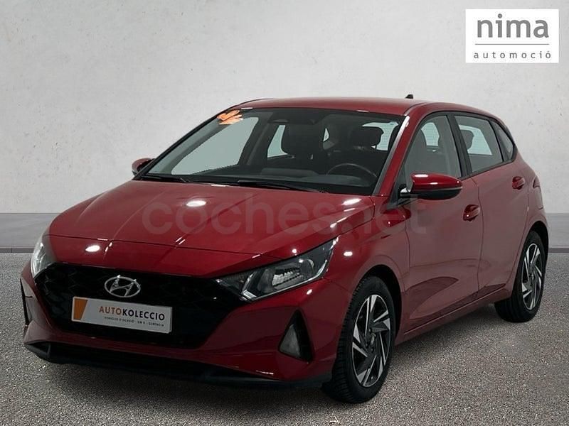 Usado Hyundai i20 100 CV (73 kW) 2023 Rojo Utilitario