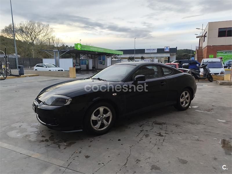 Usado Hyundai Coupé 105 CV (77 kW) 2006 Negro Coupe