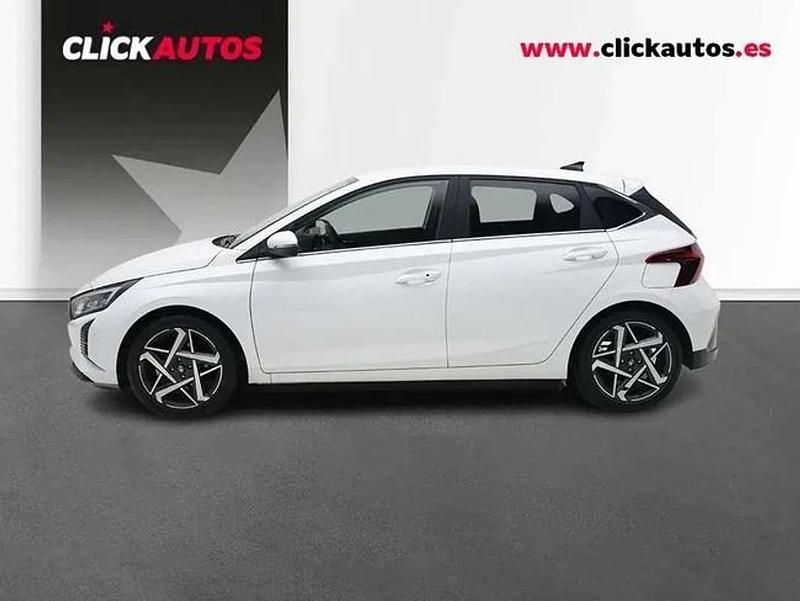 Usado Hyundai i20 101 CV (74 kW) 2025 Blanco Utilitario