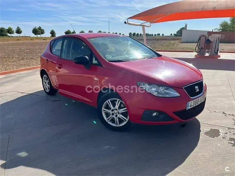 Usado Seat Ibiza Stylance 105 CV (77 kW) 2009 Rojo Berlina