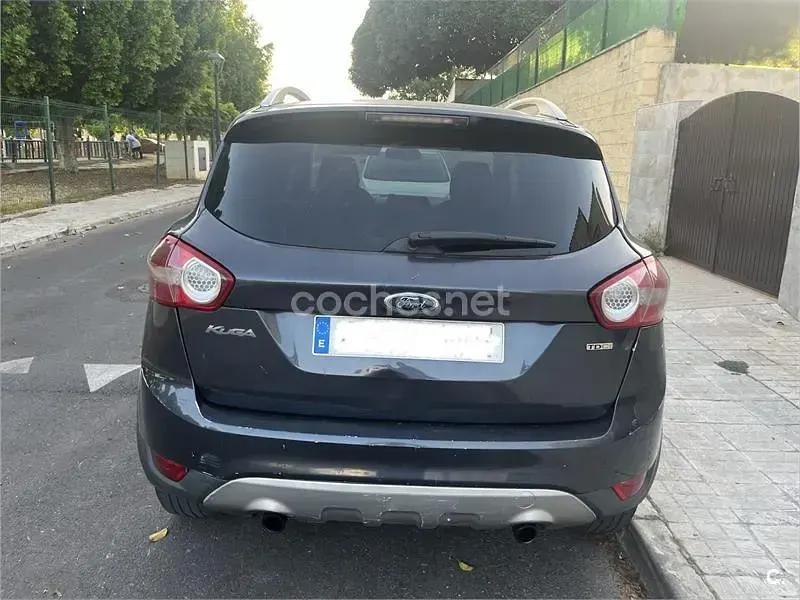 Usado Ford Kuga Trend 136 CV (100 kW) 2010 Gris / plata SUV