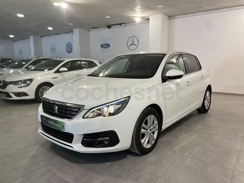 Usado Peugeot 308 Allure 100 CV (73 kW) 2020 Blanco Berlina