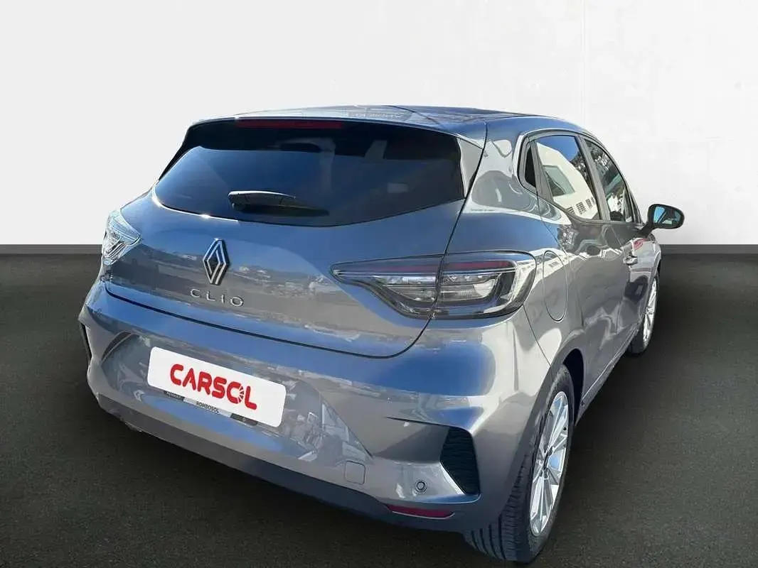 Usado Renault Clio Evolution 91 CV (66 kW) 2023 Gris Utilitario