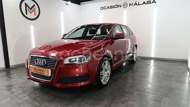 Gris / plata Usado 2010 Audi A3 Attraction Berlina | 7900 € (Precio justo) - Imagen 1/4