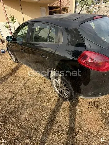 Usado Fiat Bravo Dynamic 120 CV (88 kW) 2008 Negro Utilitario