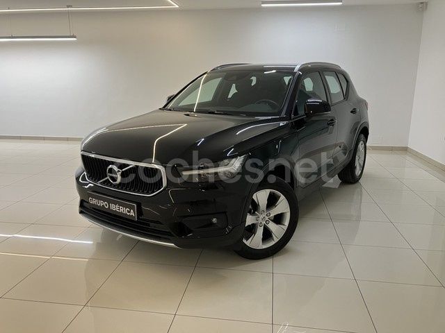 Negro Usado 2020 Volvo XC40 Momentum SUV | 23.900 € (Precio justo) - Imagen 1/4