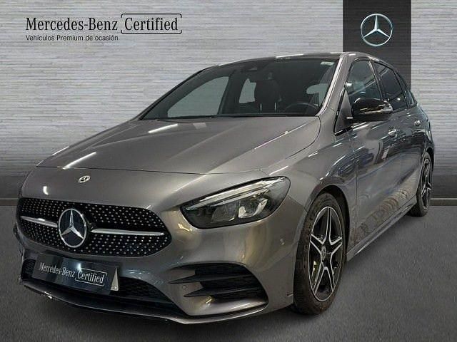 Usado Mercedes B180 116 CV (85 kW) 2022 Gris montaña Monovolumen