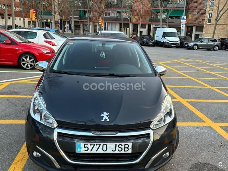 Usado Peugeot 208 Style 82 CV (60 kW) 2016 Negro Utilitario