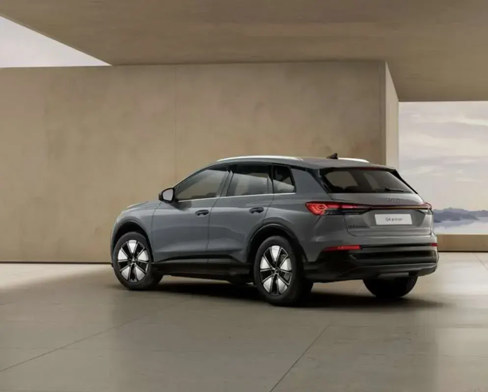 Nuevo Audi Q4 e-tron Business 150 kW (204 CV) 2026 Gris SUV