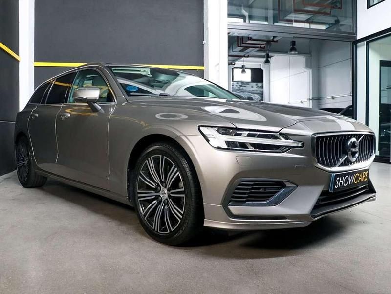 Usado Volvo V60 Inscription 341 CV (250 kW) 2022 Gris Familiar